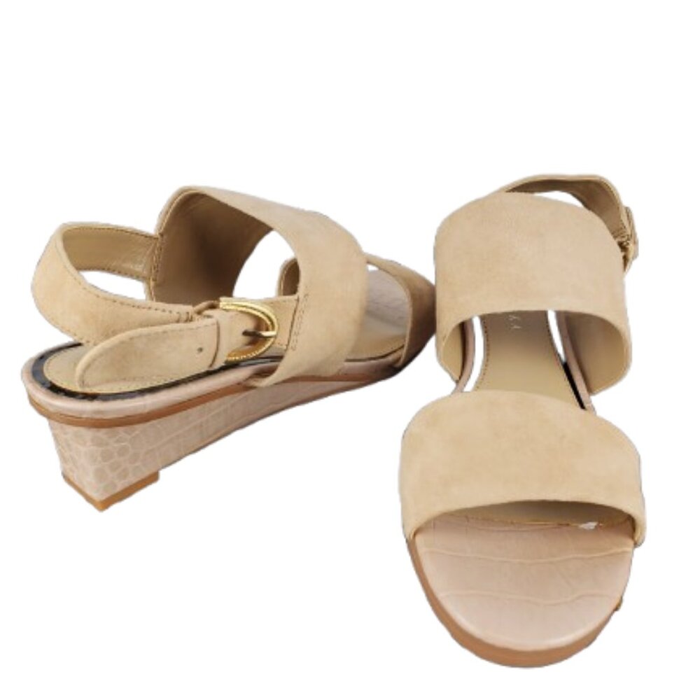 Judith Ripka women's beige sandals size 7.5M